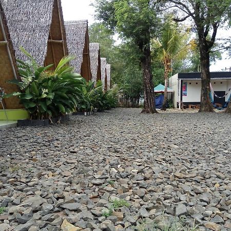 Bunar Tunggal Villa n Resto Anyer Exterior foto