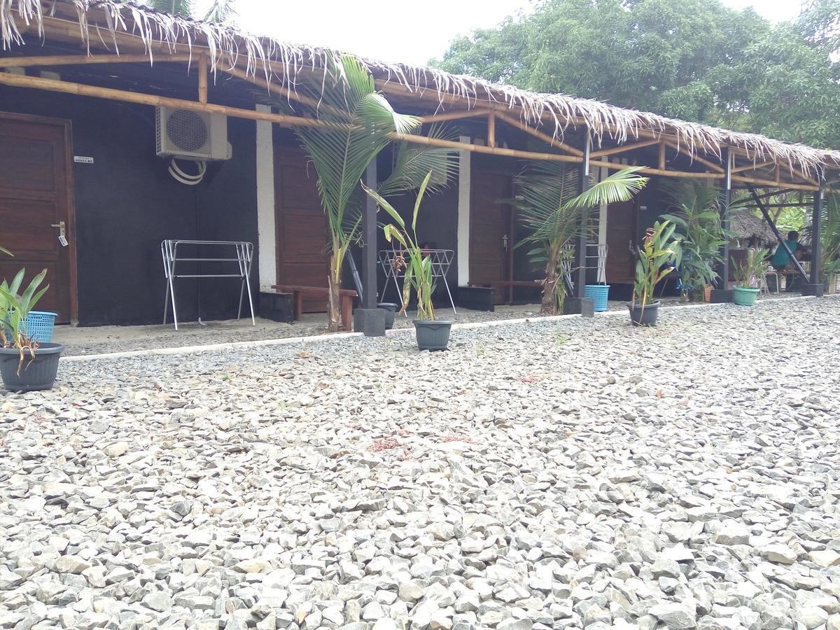 Bunar Tunggal Villa n Resto Anyer Exterior foto